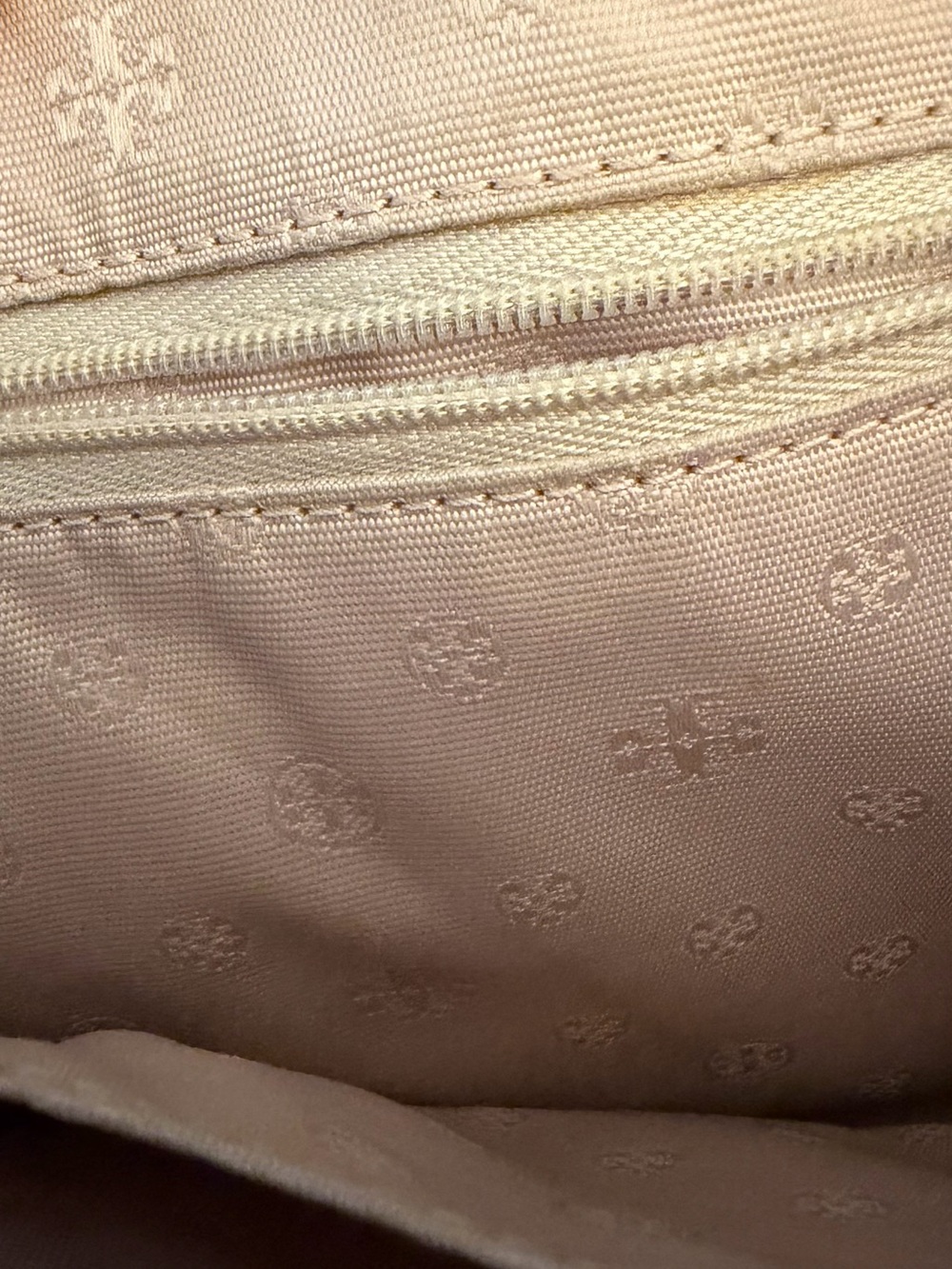 TORY BURCH shell pink Britten Large zip pouch wristlet with iconic logo - Picture 4 of 7